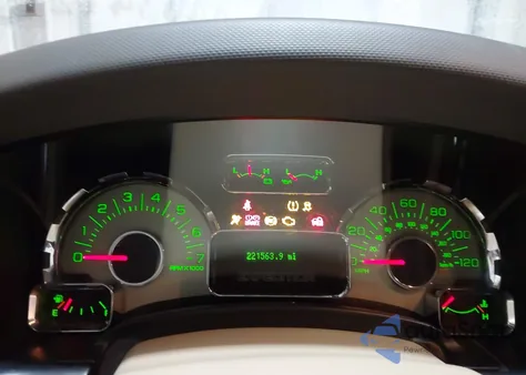 2010 Ford Expedition Eddie Bauer from USA, damaged, VIN 1FMJU1J57AEB65701